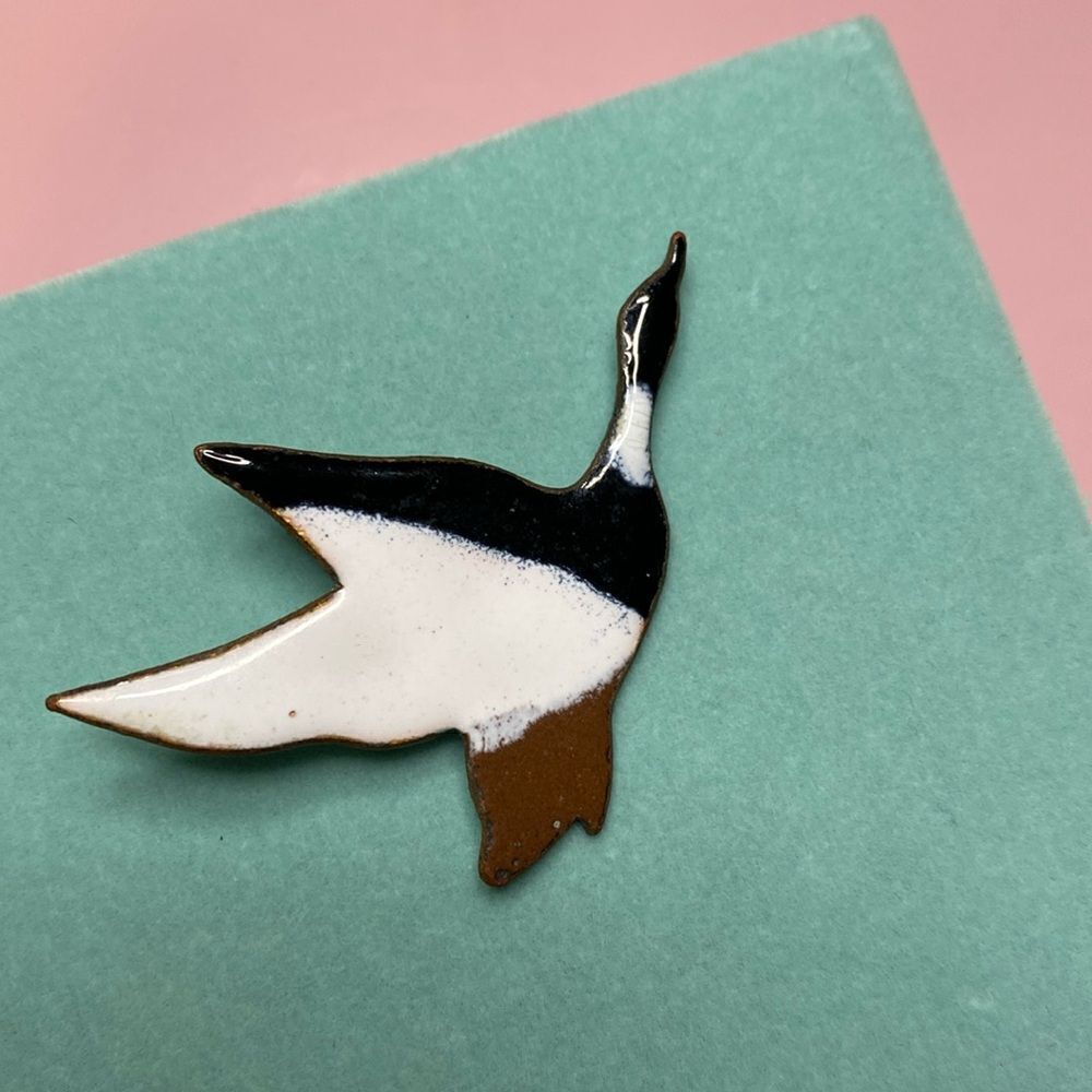 💛 Vintage Handmade Ceramic Canada Goose Brooch